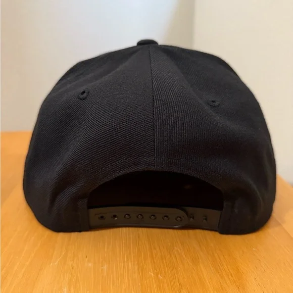 Black Kingdom Hearts Snapback Hat - Picture 3 of 3